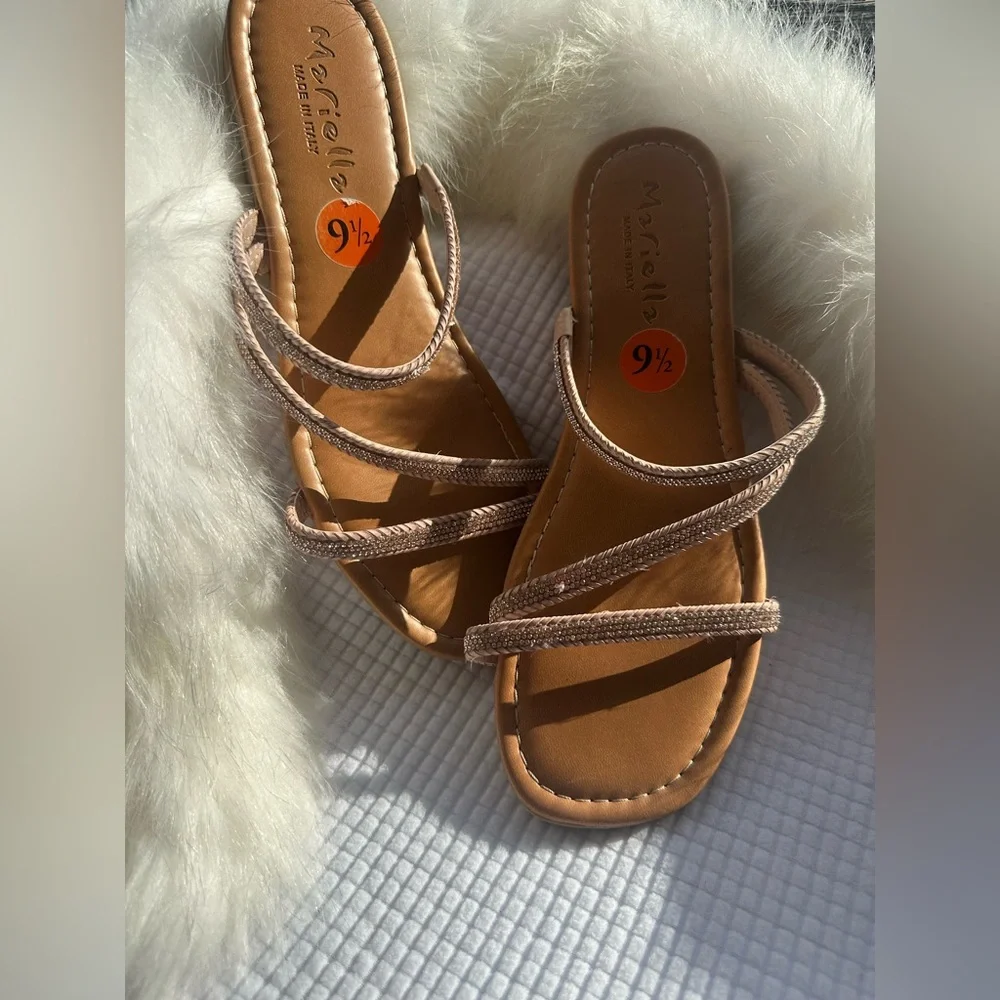 Cream Minimalist Sandals with Crossed Straps - Picture 8 of 9